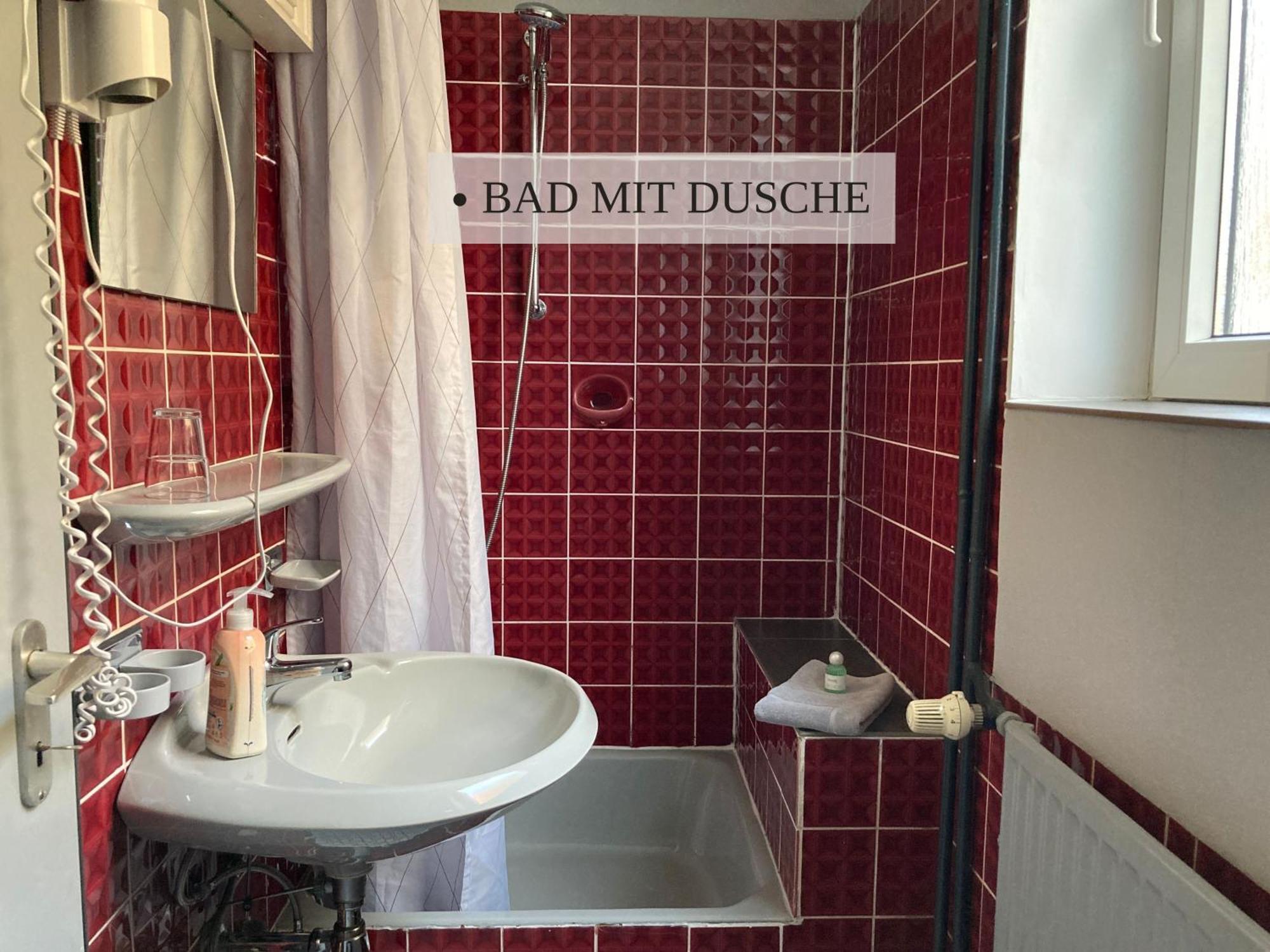 Haus Krabbe Apartments, Zentral Gelegen Im Idyllischen Nordseeort Zwischen Bremerhaven Und Cuxhaven, Hunde Kostenfrei Willkommen, Hauseigene Kostenfreie Parkplaetze ヴレーメン エクステリア 写真