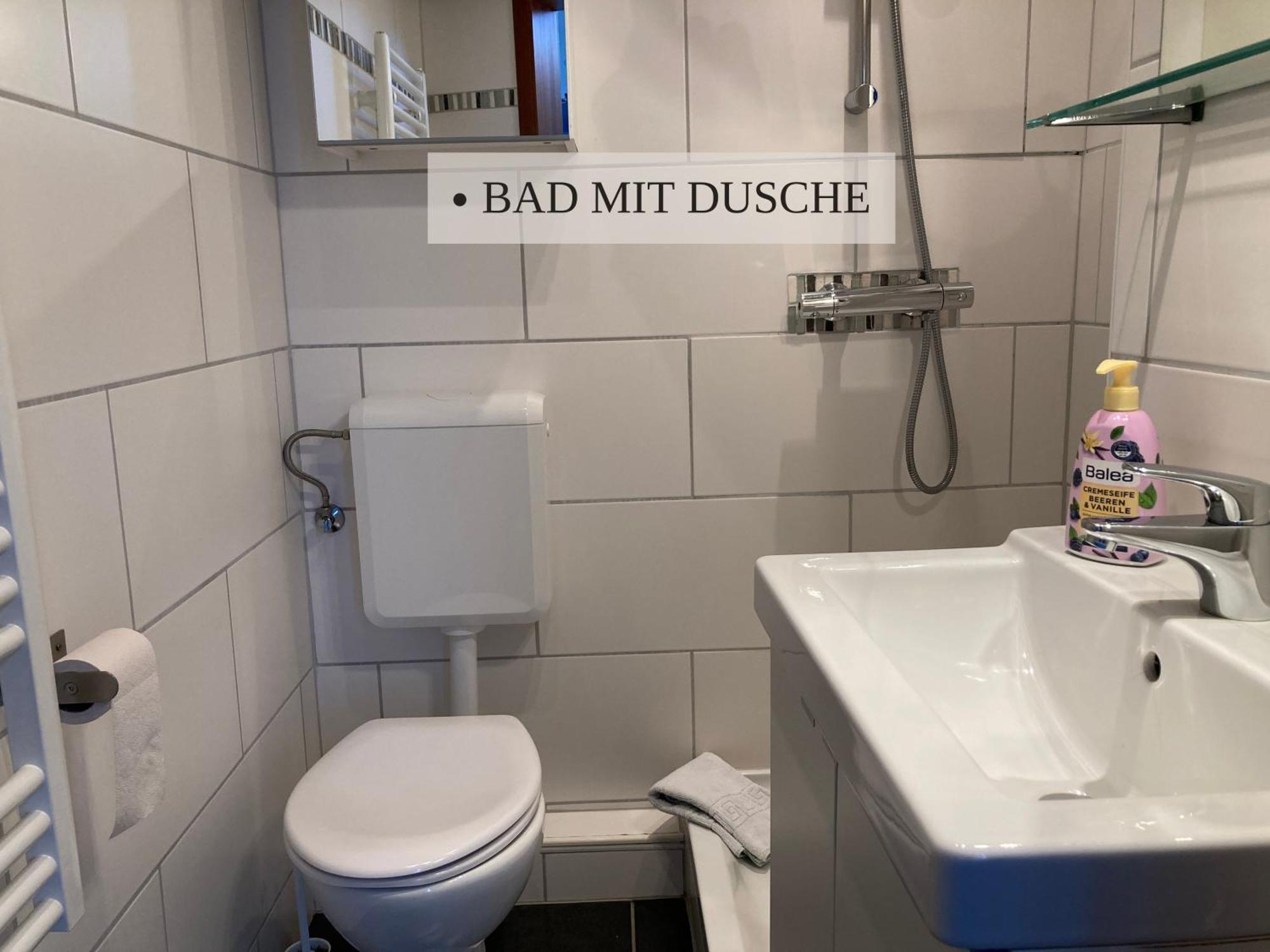 Haus Krabbe Apartments, Zentral Gelegen Im Idyllischen Nordseeort Zwischen Bremerhaven Und Cuxhaven, Hunde Kostenfrei Willkommen, Hauseigene Kostenfreie Parkplaetze ヴレーメン エクステリア 写真